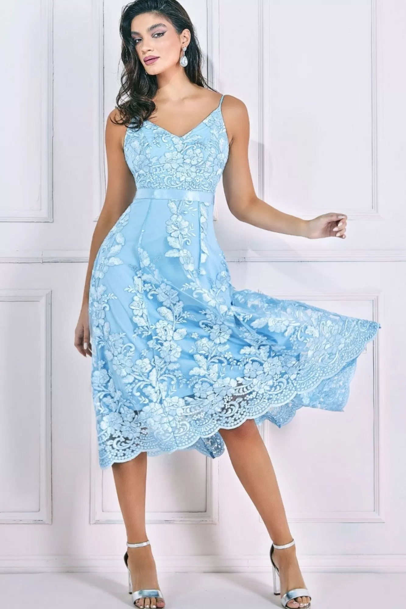 Midi Dresses^* Dipped Hem Sleeveless Lace Midi - Light Blue Lightblue