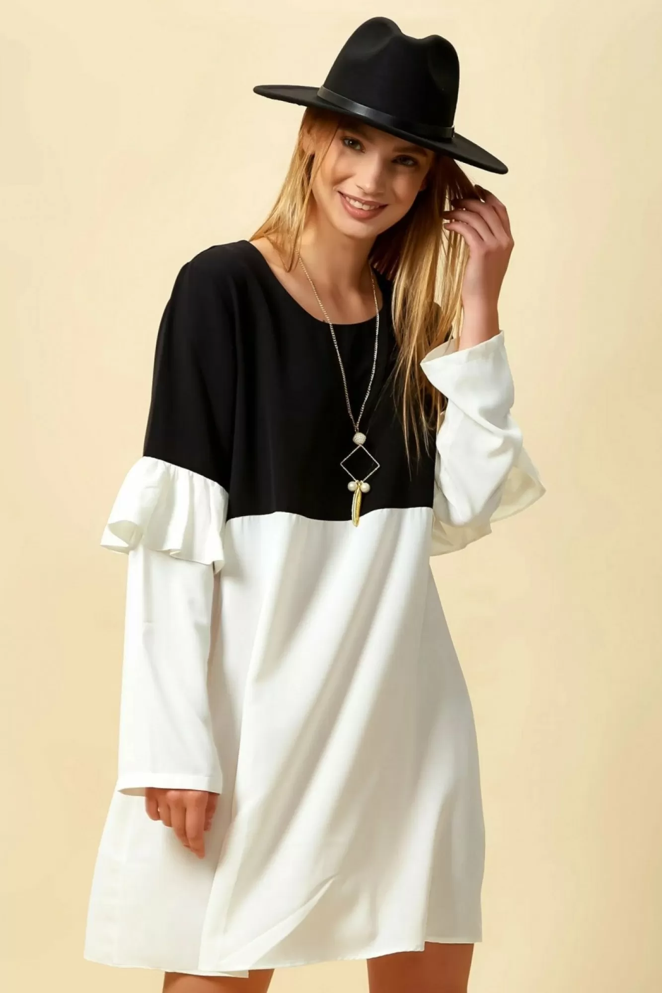 Blouses^Hoxton Gal Colour Block Top With Frill Sleeve White Blossom