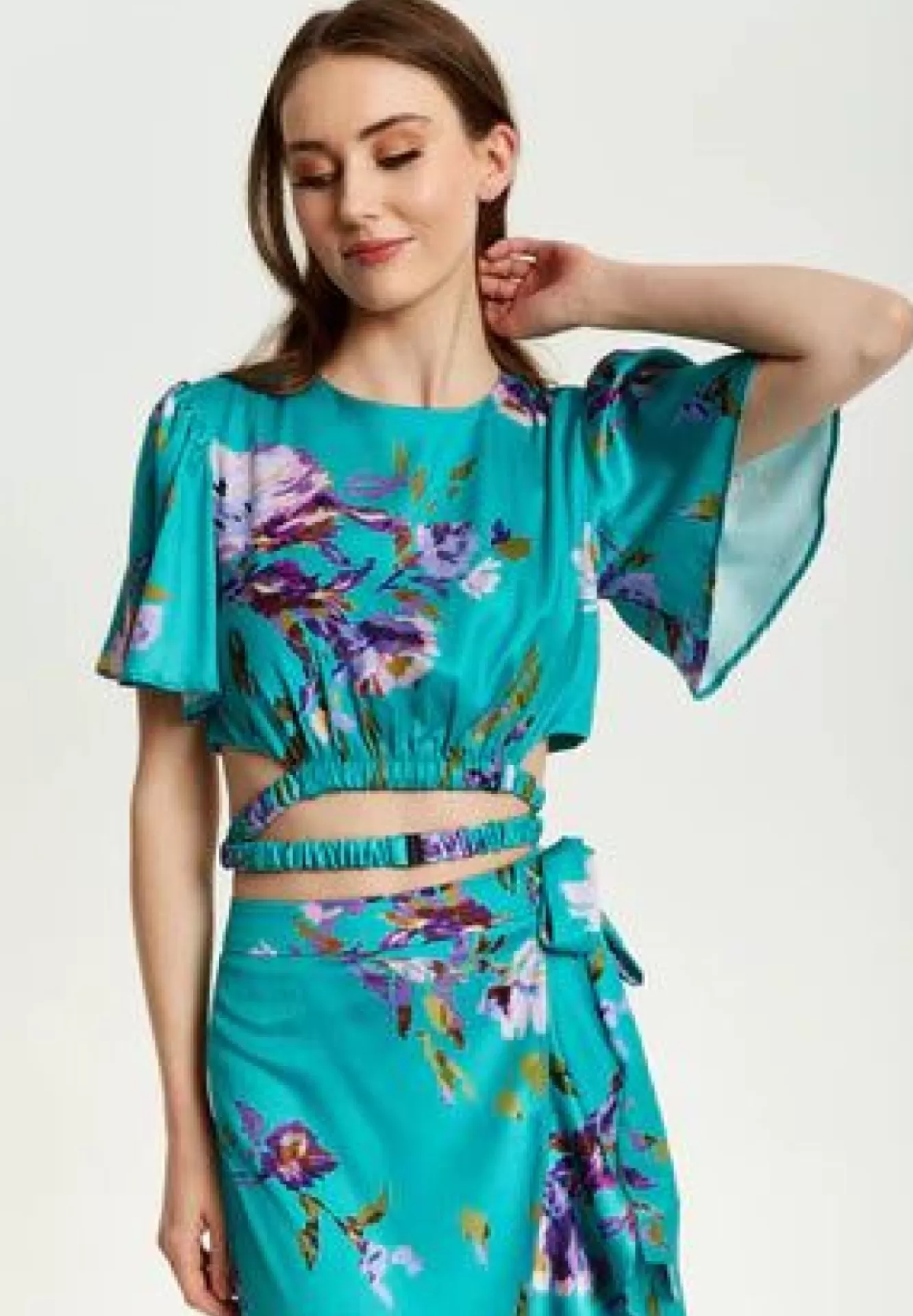 Crop Tops^Liquorish Floral Print Crop Top With Tie Details Green