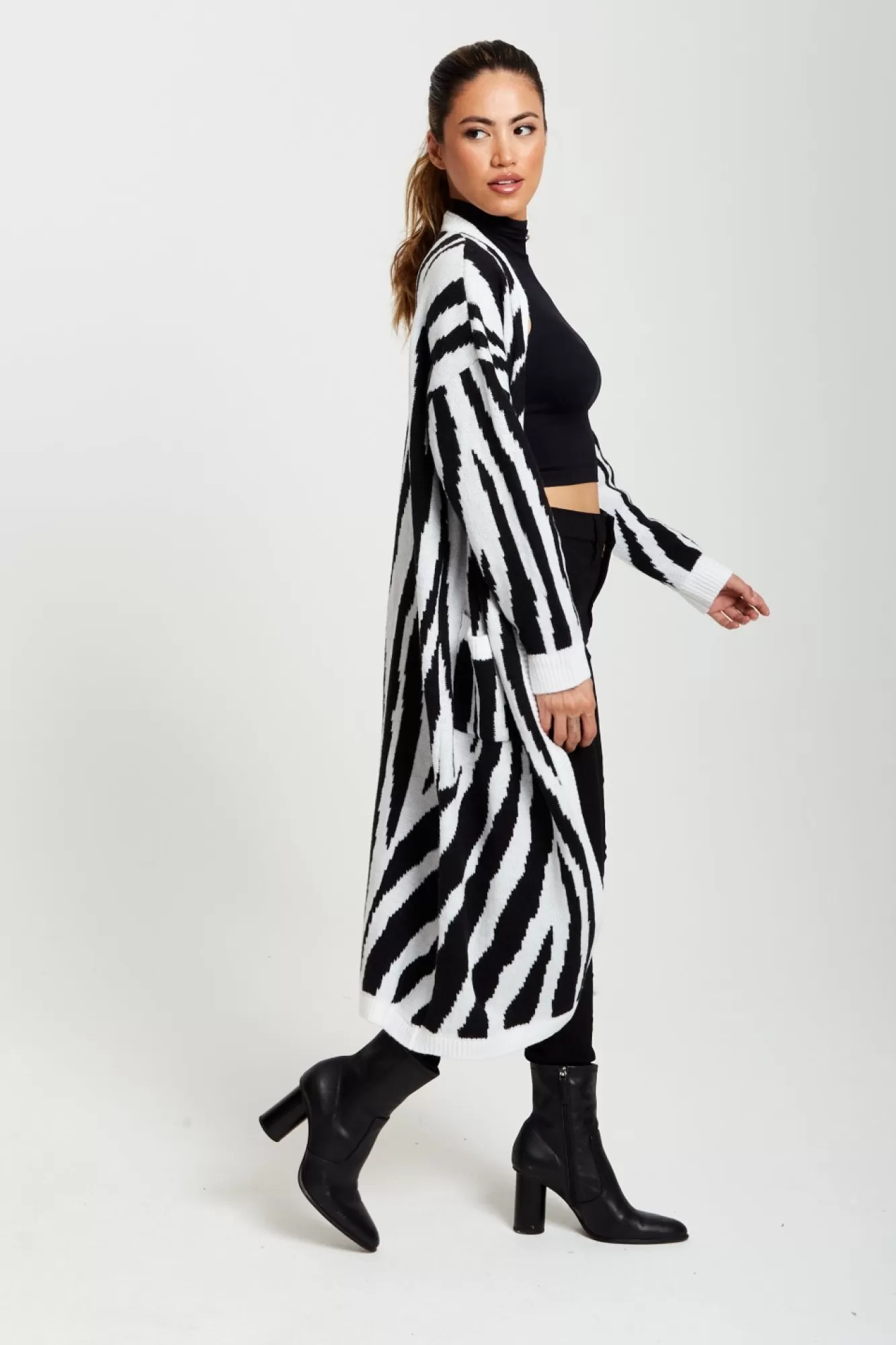 Cardigans^Liquorish Longline Cardigan In Black And White Zebra Pattern Blackwhite