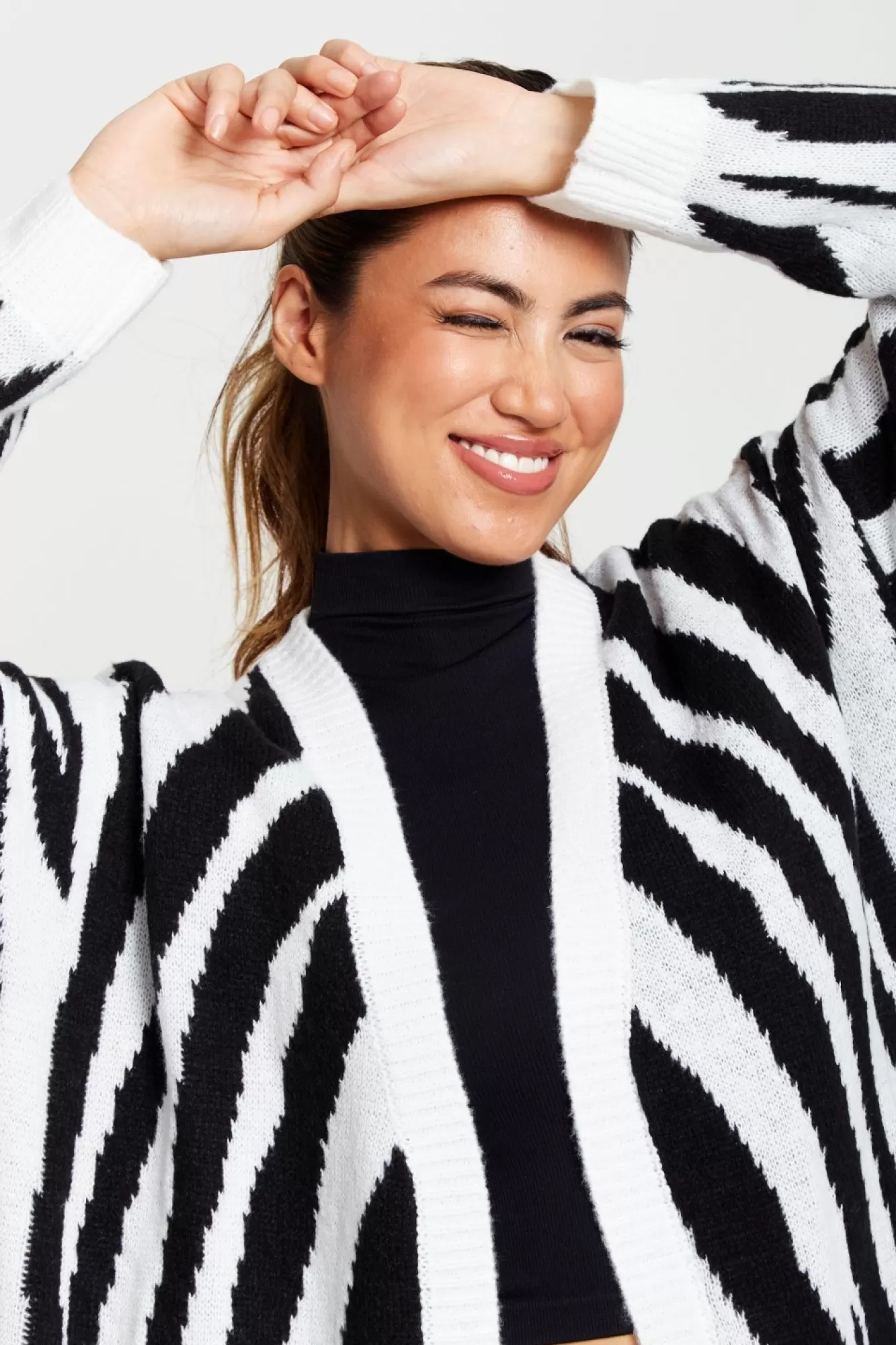 Cardigans^Liquorish Longline Cardigan In Black And White Zebra Pattern Blackwhite