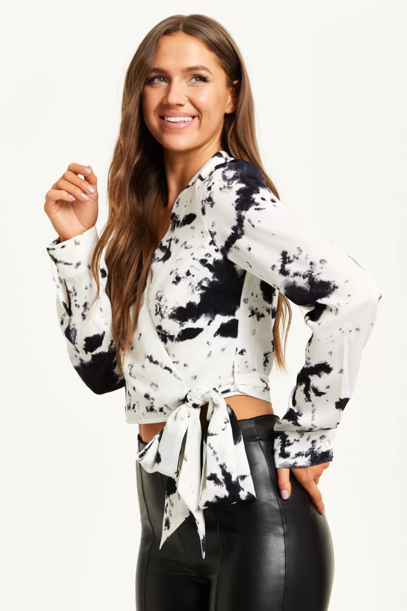 Crop Tops^Liquorish Mono Abstract Print Wrap Top With Long Sleeves Multicolour