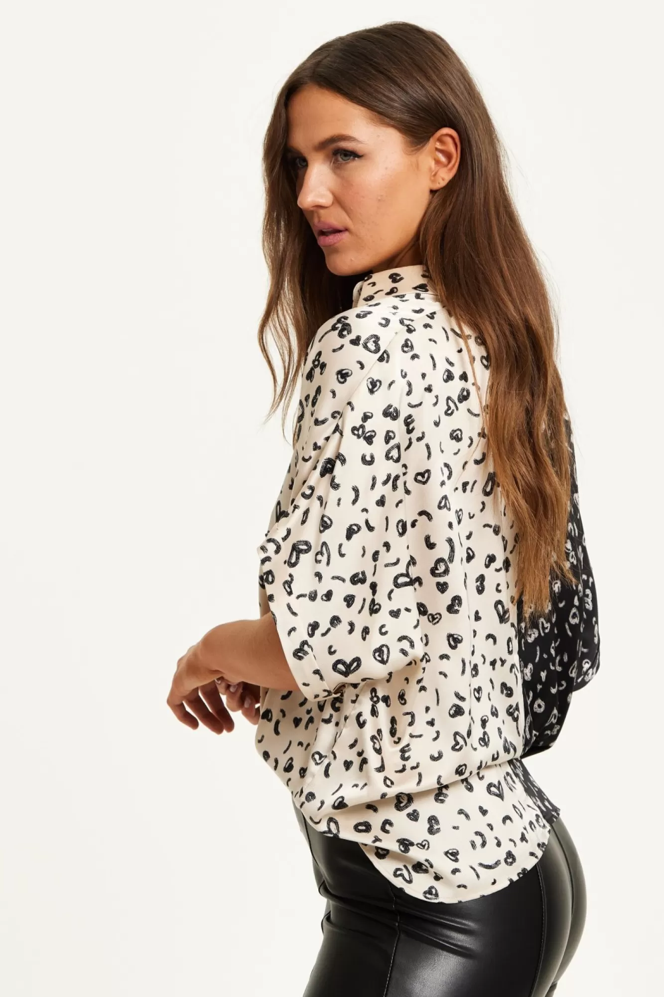 Short Sleeve Tops^Liquorish Monochrome Heart Print Shirt With Short Sleeves Multicolour