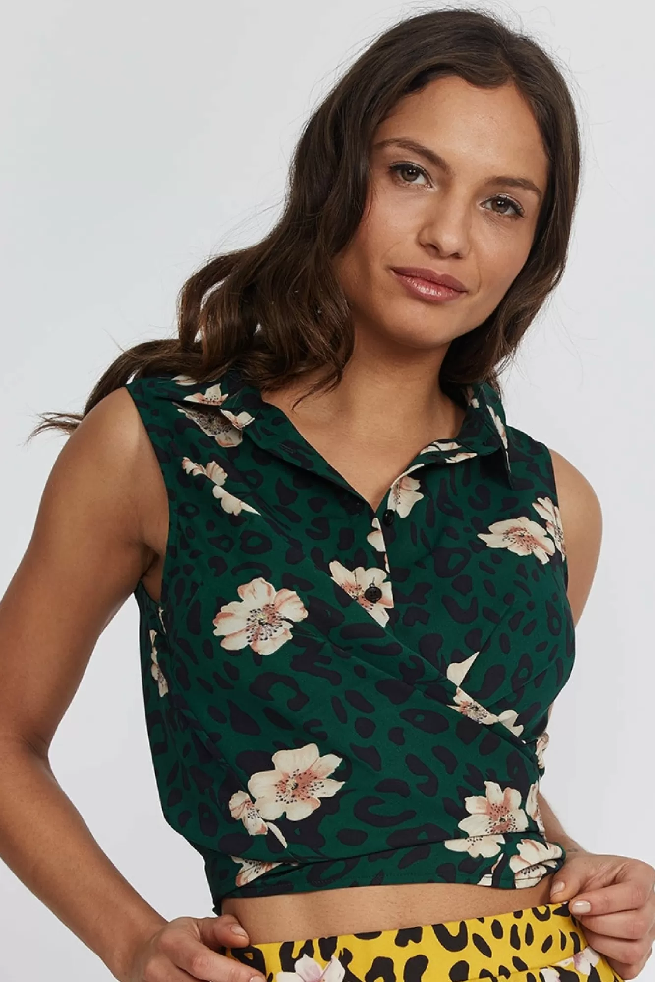 Blouses^Liquorish Shirt Tie Front In Leopard And Floral Print Green