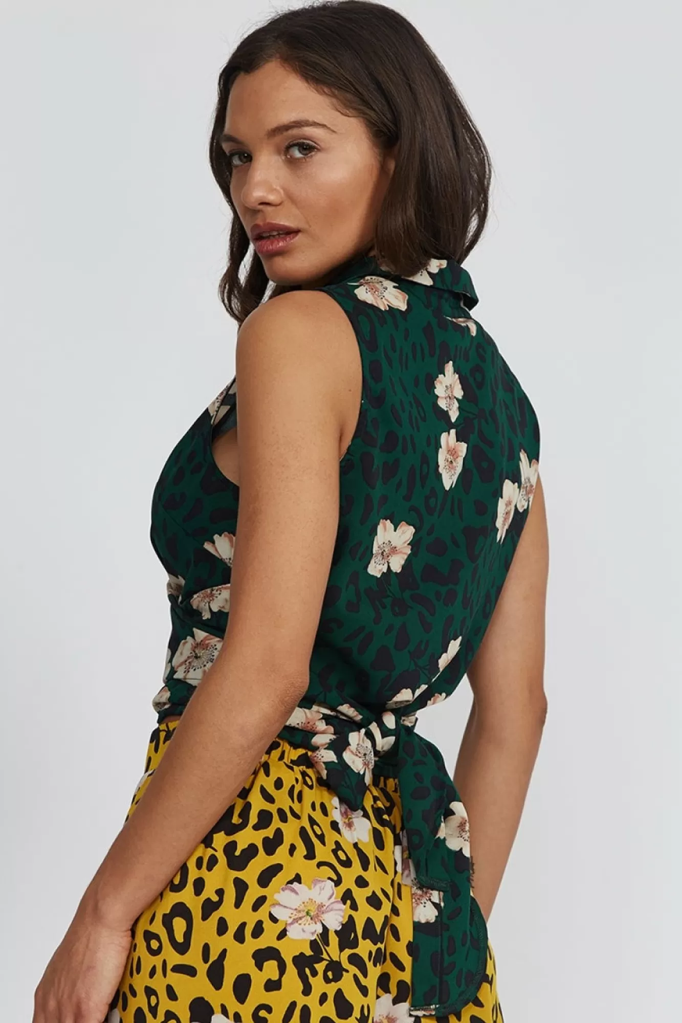 Blouses^Liquorish Shirt Tie Front In Leopard And Floral Print Green