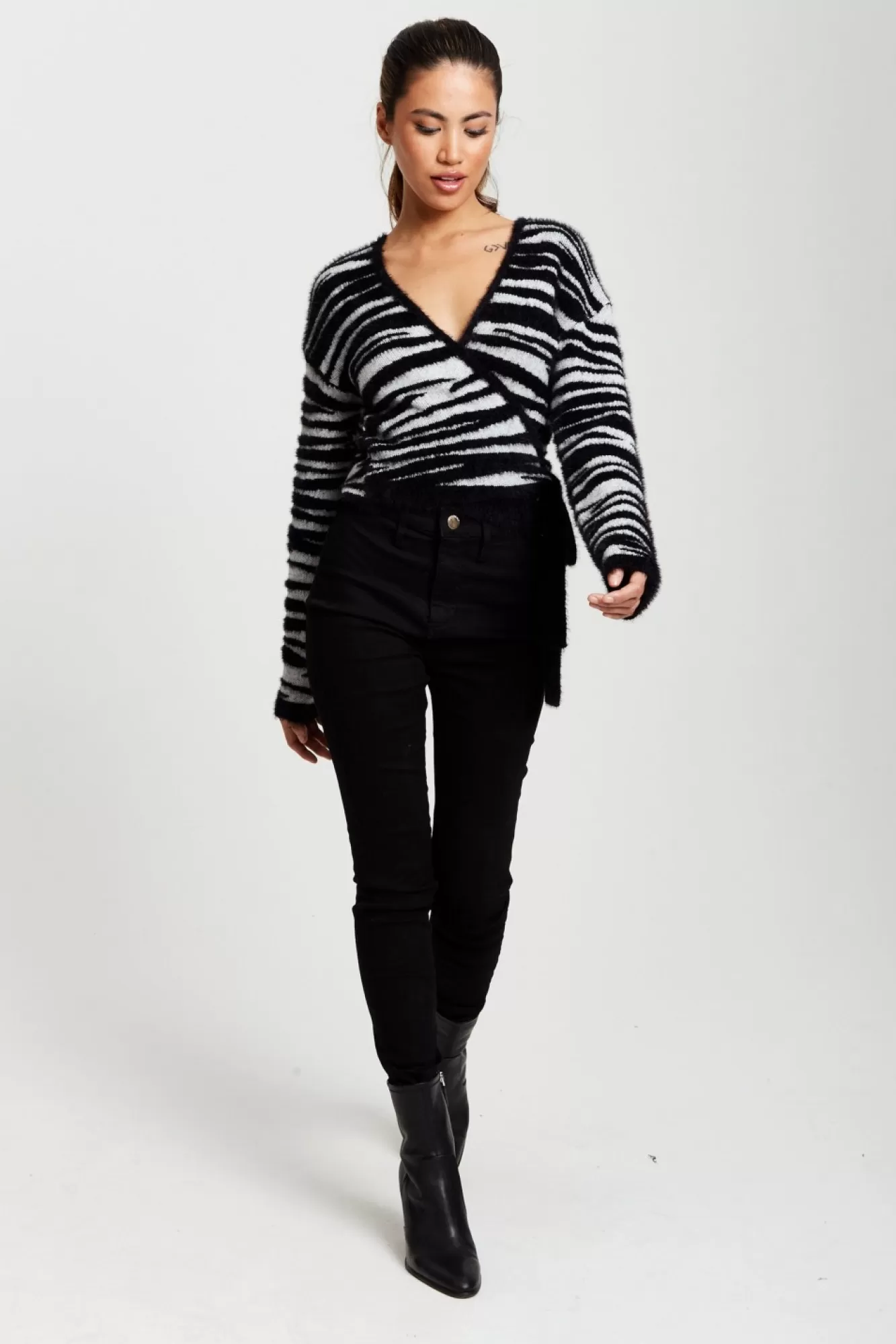 Cardigans^Liquorish Zebra Pattern Wrap Cardigan In Black And White Blackwhite