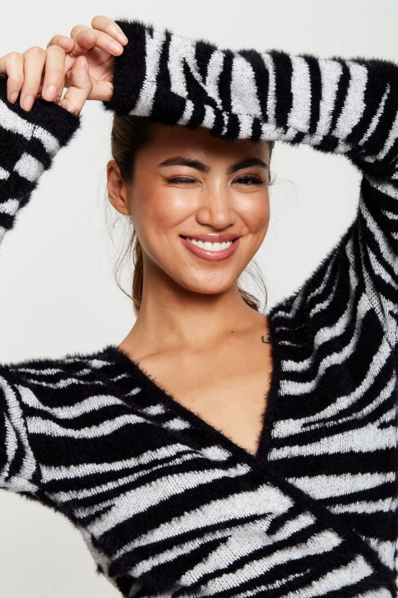 Cardigans^Liquorish Zebra Pattern Wrap Cardigan In Black And White Blackwhite